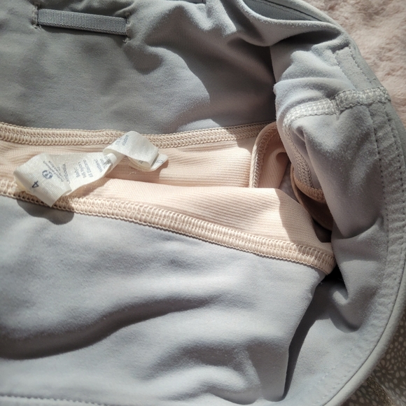 Lululemon speed up shorts (size 4) - Picture 5 of 9